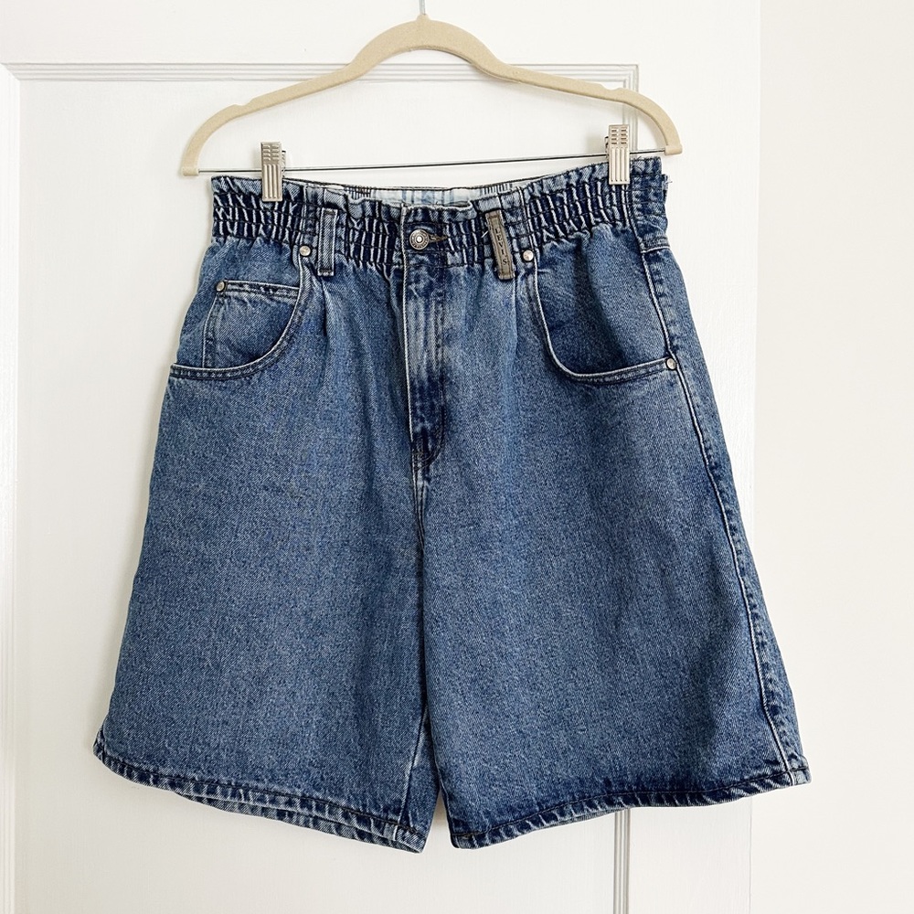 Vintage Levi’s Denim High Waisted Paper Bag Mom Shorts in Wide Leg